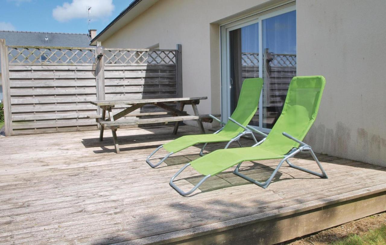 2 Bedroom Nice Home In Plestin Les Greves Exterior photo
